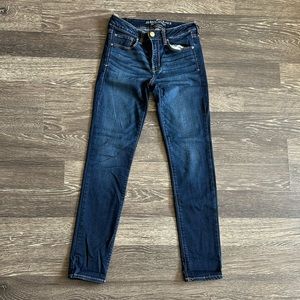 American eagle skinny jean, size 6 long, dark wash